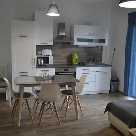 Apartment Emilia *