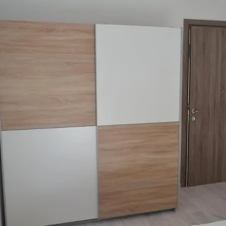 Apartment Emilia *